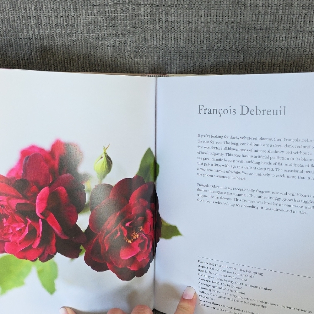 Vintage Roses Hardback Book,‎ 239 Pages - Picture 10 of 12